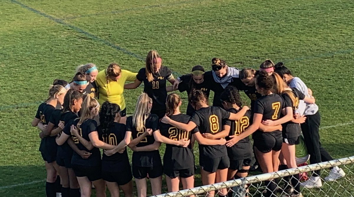 Happy International Women’s Day 🖤💛🤍 Here’s to strong women. May we know them. May we be them. May we raise them. 🙌🏽✨