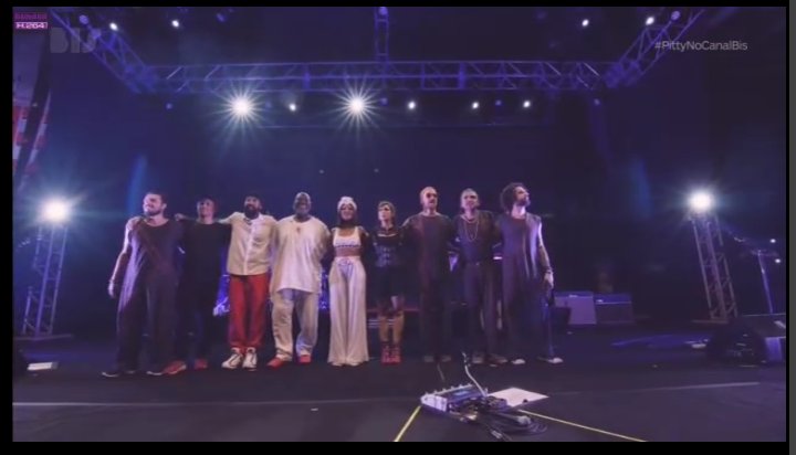 Alanlost29's tweet image. Torcendo para a pandemia acabar logo para ver essa galera no palco de novo! 🥺🖤🤟🏿 #MatrizNaBahia #PittyNoBis

@Pitty @LaLuzOficial @BaianaSystem @lazzo_matumbi @deckdisc @CanalBis