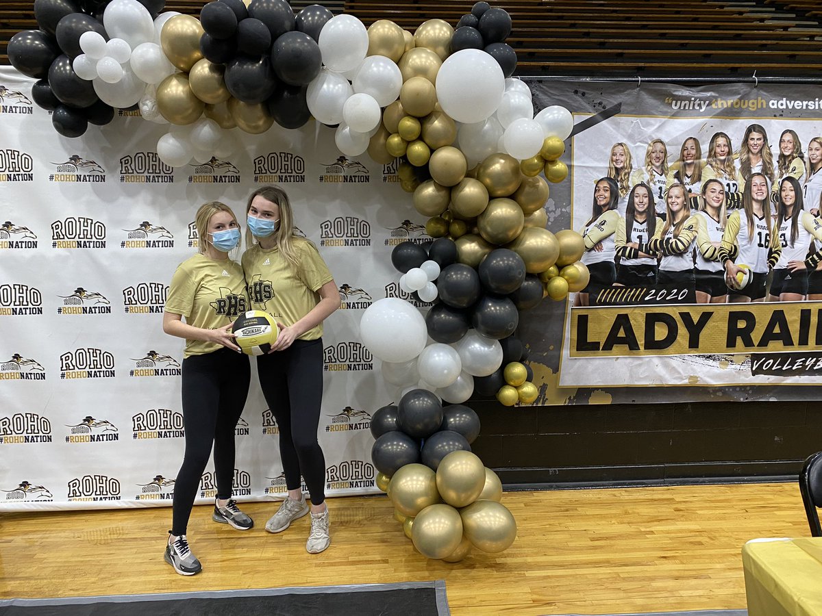 ROHOVolleyball's tweet photo. Raider Rush 2021 #welcomefreshman #raiderrush @SadiePortmann @lexiccarter https://t.co/z8WlwKaRJS