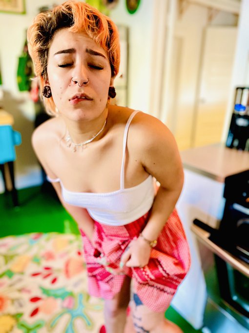 https://t.co/NREV15GBer  Come see what I&rsquo;ve got cookin up   Housewife photoshoot sghopeful model altgirls<a href="/tag/comedygold"class="tags"><span>#comedygold</span></a>