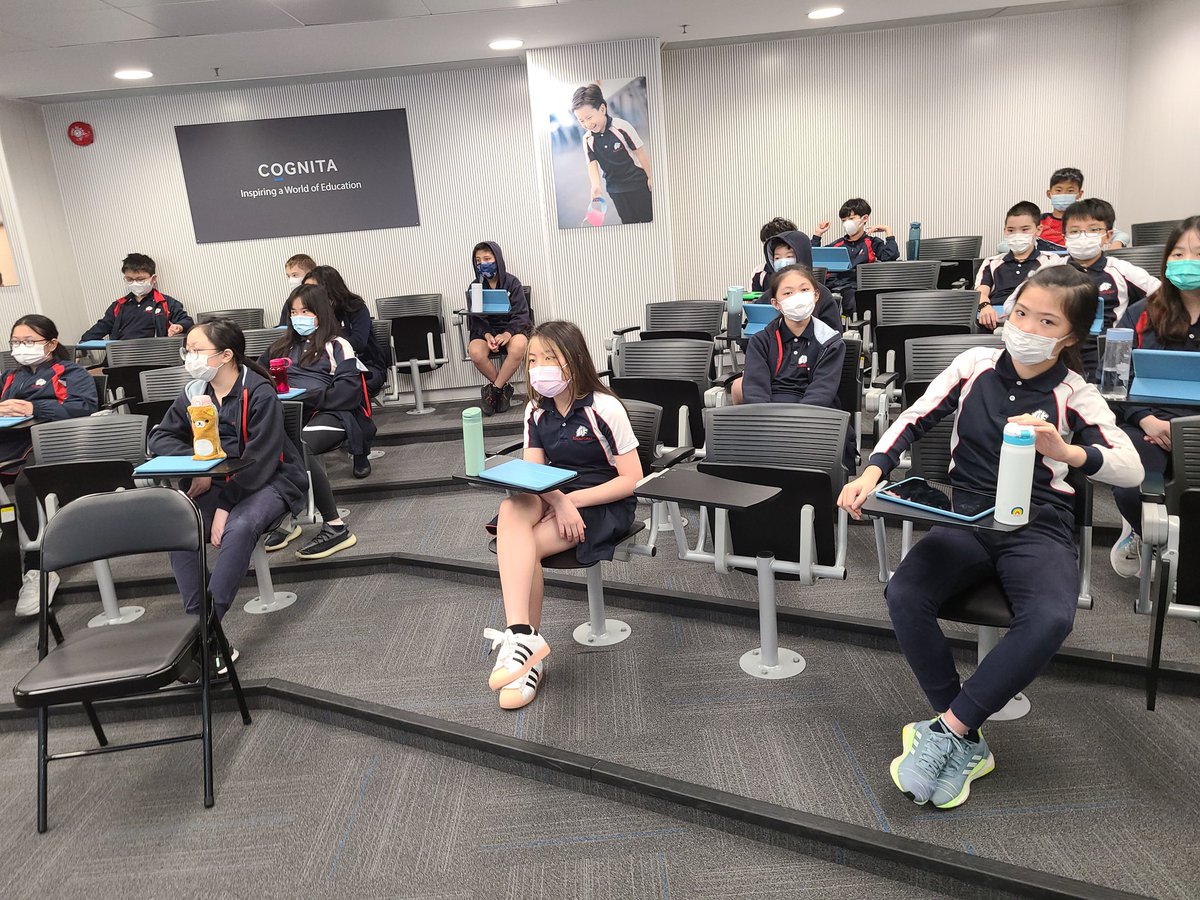 Ms_Angela3's tweet photo. Thanks, @edTechEvans for the great session on using Google Sites and all the helpful tips for cleaning up the Ss iPads! @MrAricCherry @StamfordHK #cognitaway https://t.co/8sZHsTVJK0