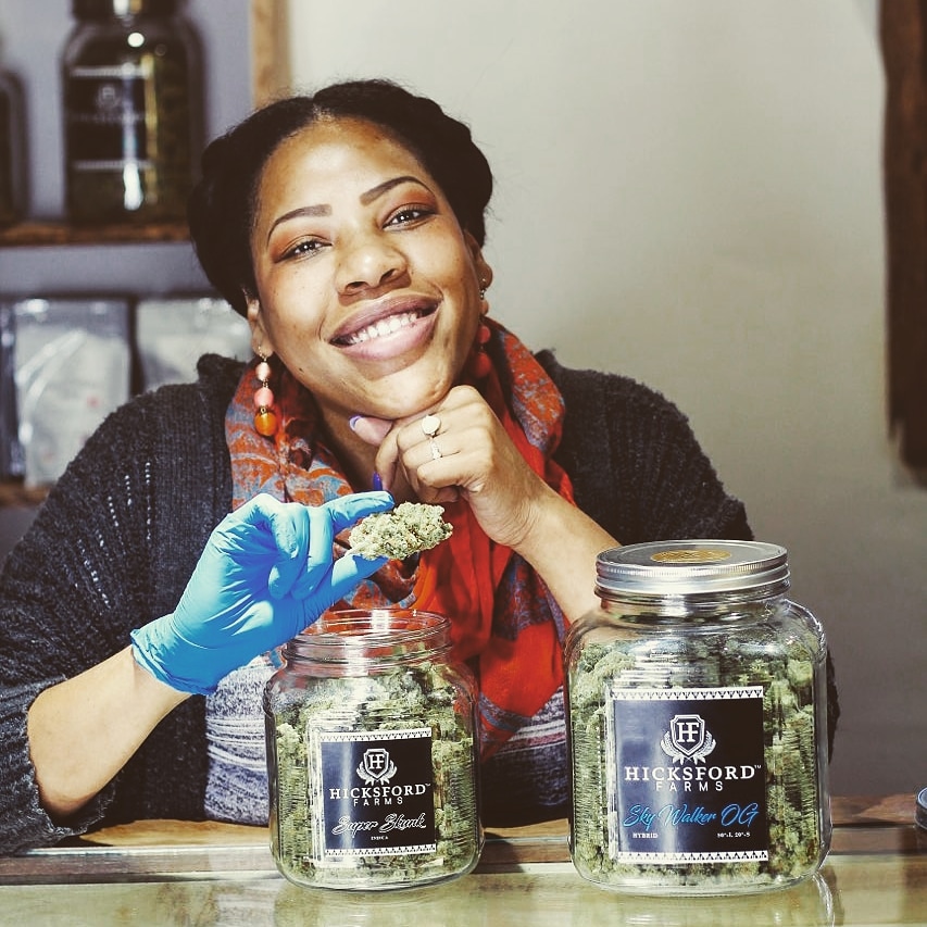 BreTho89's tweet photo. Hey followers, please follow my works Twitter page! @HicksfordFarms! Where we grow Elite cannabis medicine, we then use a C02 extraction at our processing company Good Oil Boys, all of which can be bought at OUR Dispensary CannaMed in Calera, OK! Find us on FB &amp; Instagram ❤🌬 https://t.co/Qq3eR0gCFY