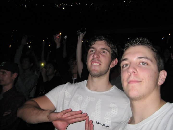 EclecticMarino's tweet photo. #DaftPunk's trending, so here's a related #FunFact of #JohnnyMartincic: He's an ABSOLUTE fan of them and "Electronic Dance Music" in general. He loves EDM festivals
Like in this pic from #March2010 (his college days), he is seen making the iconic "Daft Punk Pyramide" hand symbol https://t.co/ZAByaagGBh