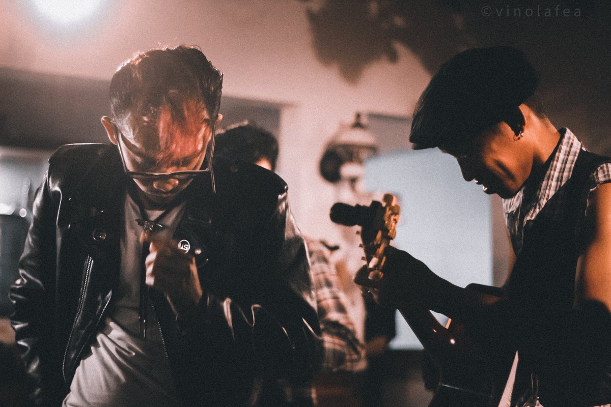 KikiTheKlan's tweet photo. Pukul tifa toto buang kata balimbing di kereta. Nona dansa dengan tuan jangan sindir nama beta.

@kikitheklan All Star memainkan lagu-lagu Maluku.

📸 @vinolafea_ https://t.co/gMTbMSoi31