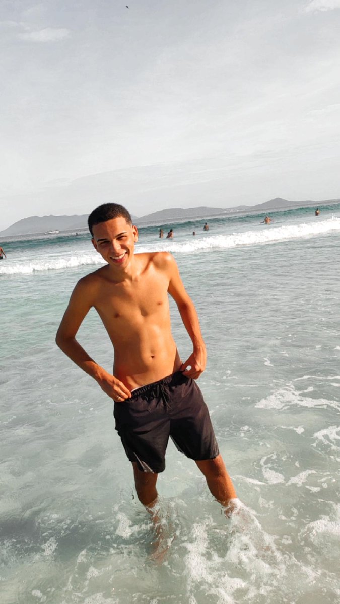 Victor_crf04's tweet photo. 🏖️ https://t.co/NKVnlMHsCc