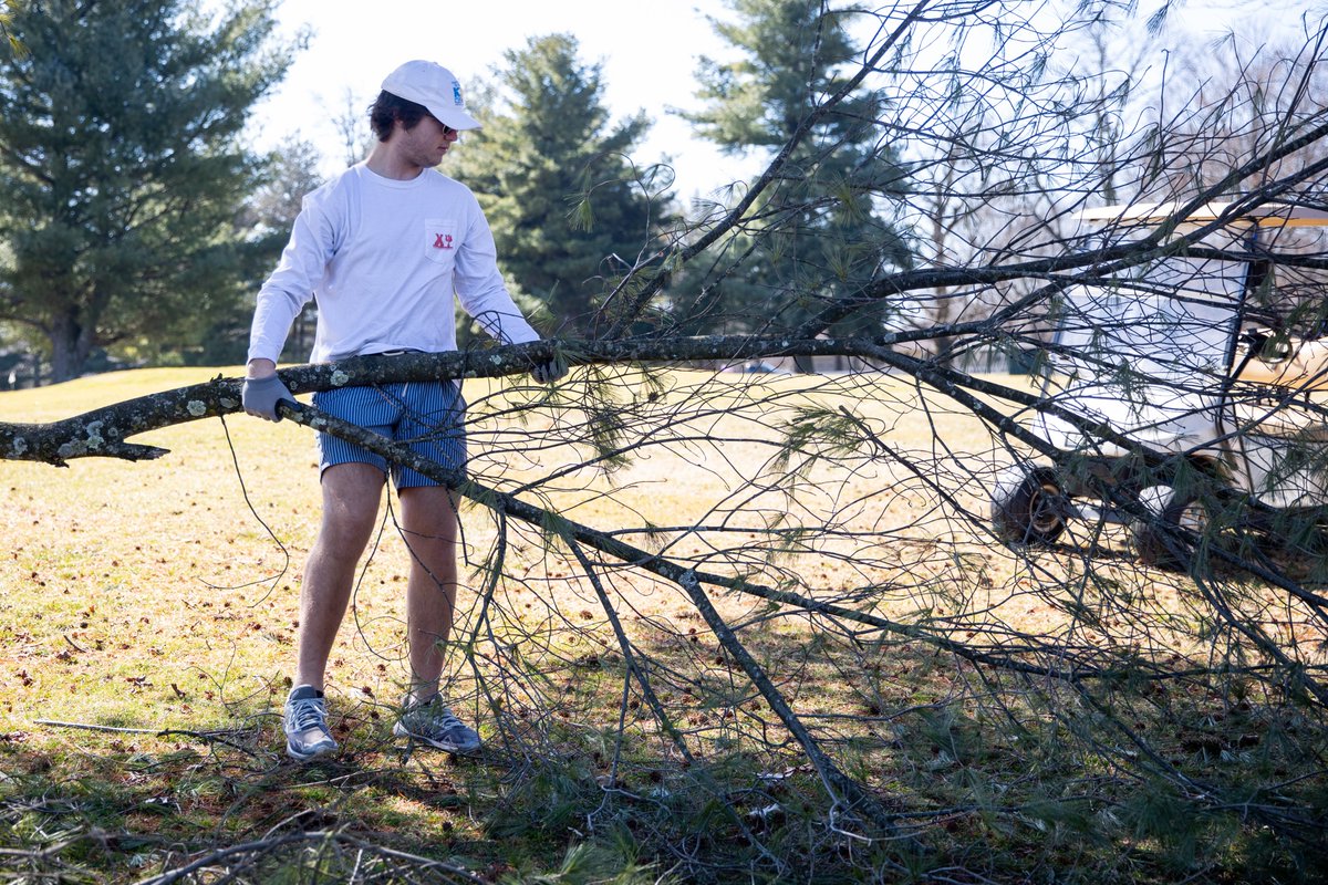 UKChiPsi's tweet photo. This week, several of our Brothers donated their time at Tates Creek and Picadome Golf Courses gathering fallen trees limbs from recent storms and preparing the course for the spring season. We are proud to support our local community!

#KentuckyXΨ #PursueExcellence https://t.co/XdNfRP2CV8