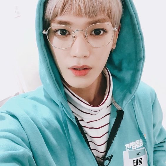 coolpicsoftyong's tweet photo. blue kinda sus😂 https://t.co/7dEeJyYwok