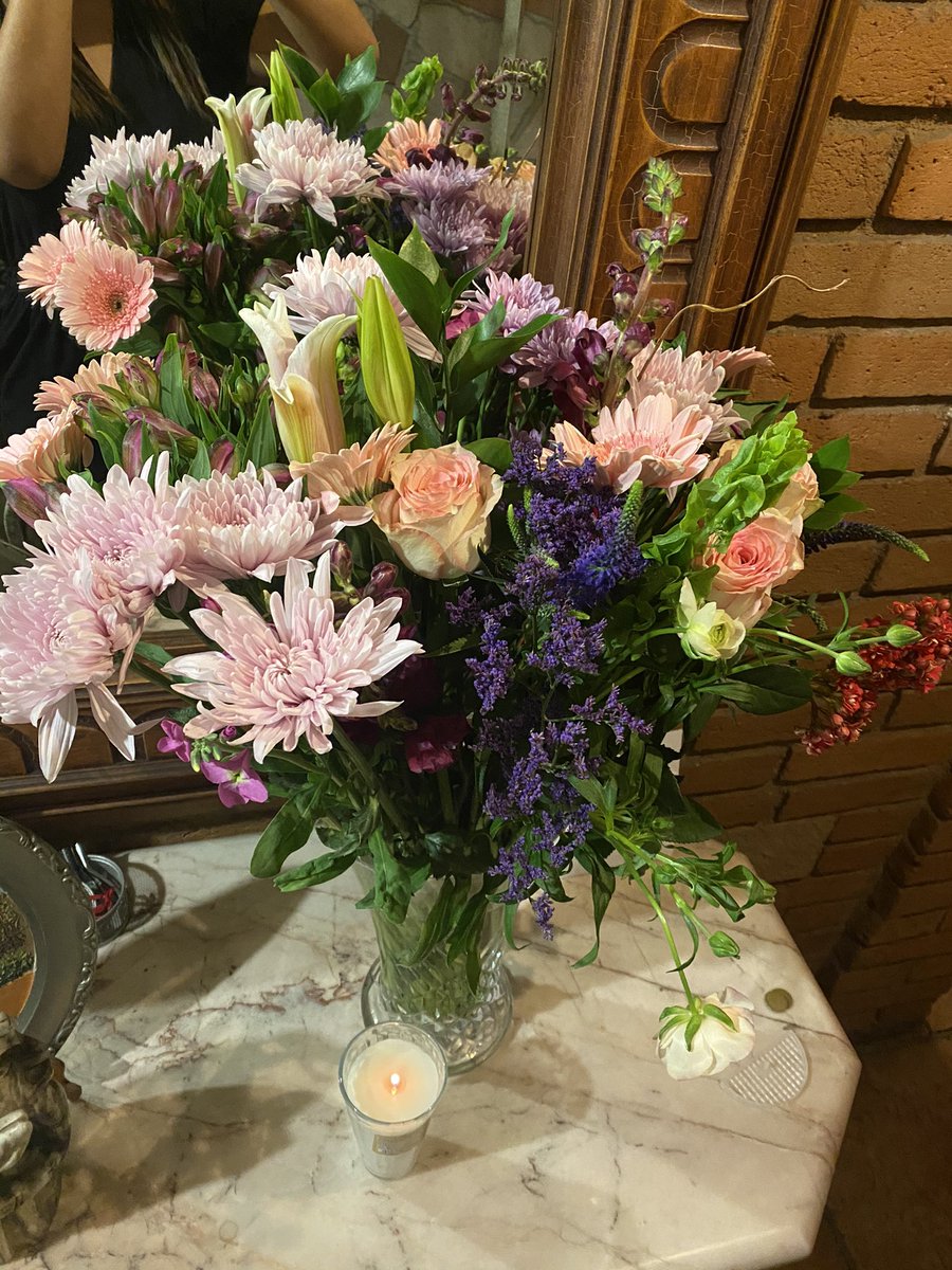 CynGranados's tweet photo. Así cierro mi #8M desde casa💚💜 una luz y flores para todas las que nos arrebataron💔 nunca las vamos a olvidar.
Mujeres las amo y admiro muchísimo, ustedes son mi revolución
#8M #8mvirtual #protestanacionalvirtual #ningúnagresorenelpoder #MéxicoFeminicida https://t.co/Muldc2shhO