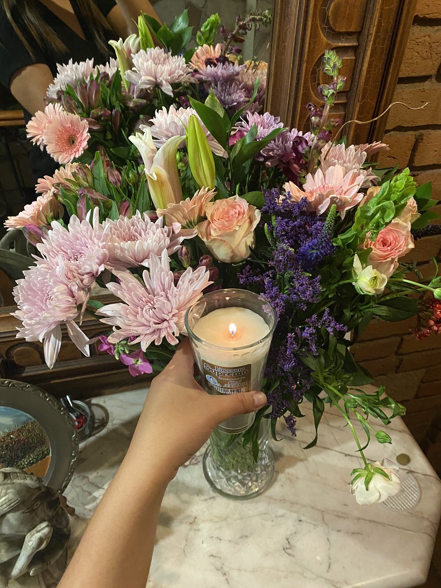 CynGranados's tweet photo. Así cierro mi #8M desde casa💚💜 una luz y flores para todas las que nos arrebataron💔 nunca las vamos a olvidar.
Mujeres las amo y admiro muchísimo, ustedes son mi revolución
#8M #8mvirtual #protestanacionalvirtual #ningúnagresorenelpoder #MéxicoFeminicida https://t.co/Muldc2shhO