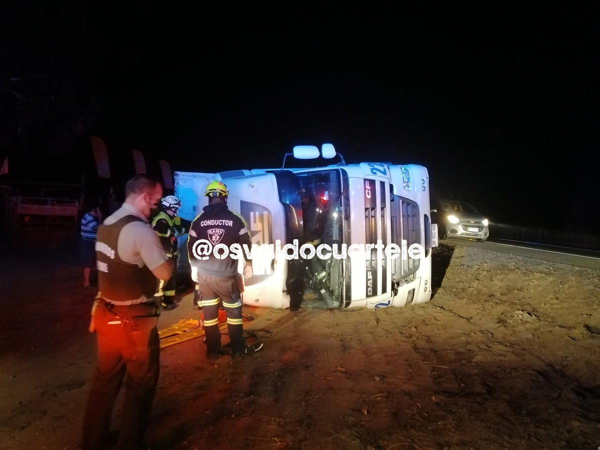 #casablanca accidente ruta f90 km 8  volcamiento de vehículo mayor, 1 lesionado. 🚒 🚒 🚑 🚓 @lNFOSCHILE <a href="/ChileInfo5/">🚒CHILEINFO5🚑🚨🚨</a> <a href="/chile_accidente/">Accidente Chile</a> <a href="/ViveCASABLANCA/">🚨🔴 ViveCASABLANCA 🔴🚨🇨🇱</a> <a href="/djgraff_German/">German Espinoza</a>