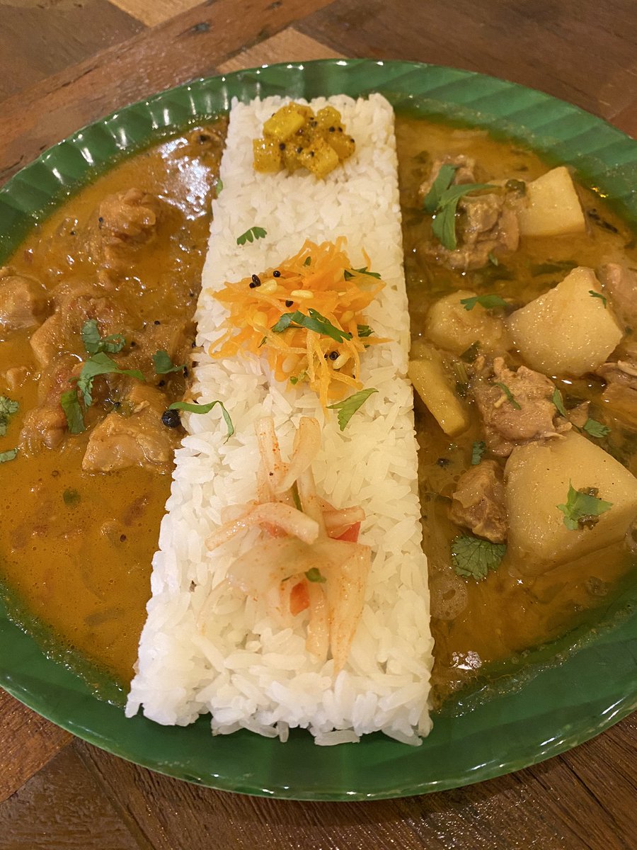 totti9231's tweet photo. 南インドカレー
チキンカレーとチキンカーサのハーフ&amp;ハーフ

#大分市
#シダーセント
#南インドカレー
#府内五番街 https://t.co/hl7rQxmwm4