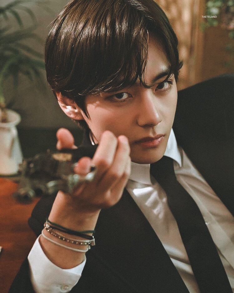 taeteland's tweet photo. the power #v #happysugaday https://t.co/0bcdzr0JH5