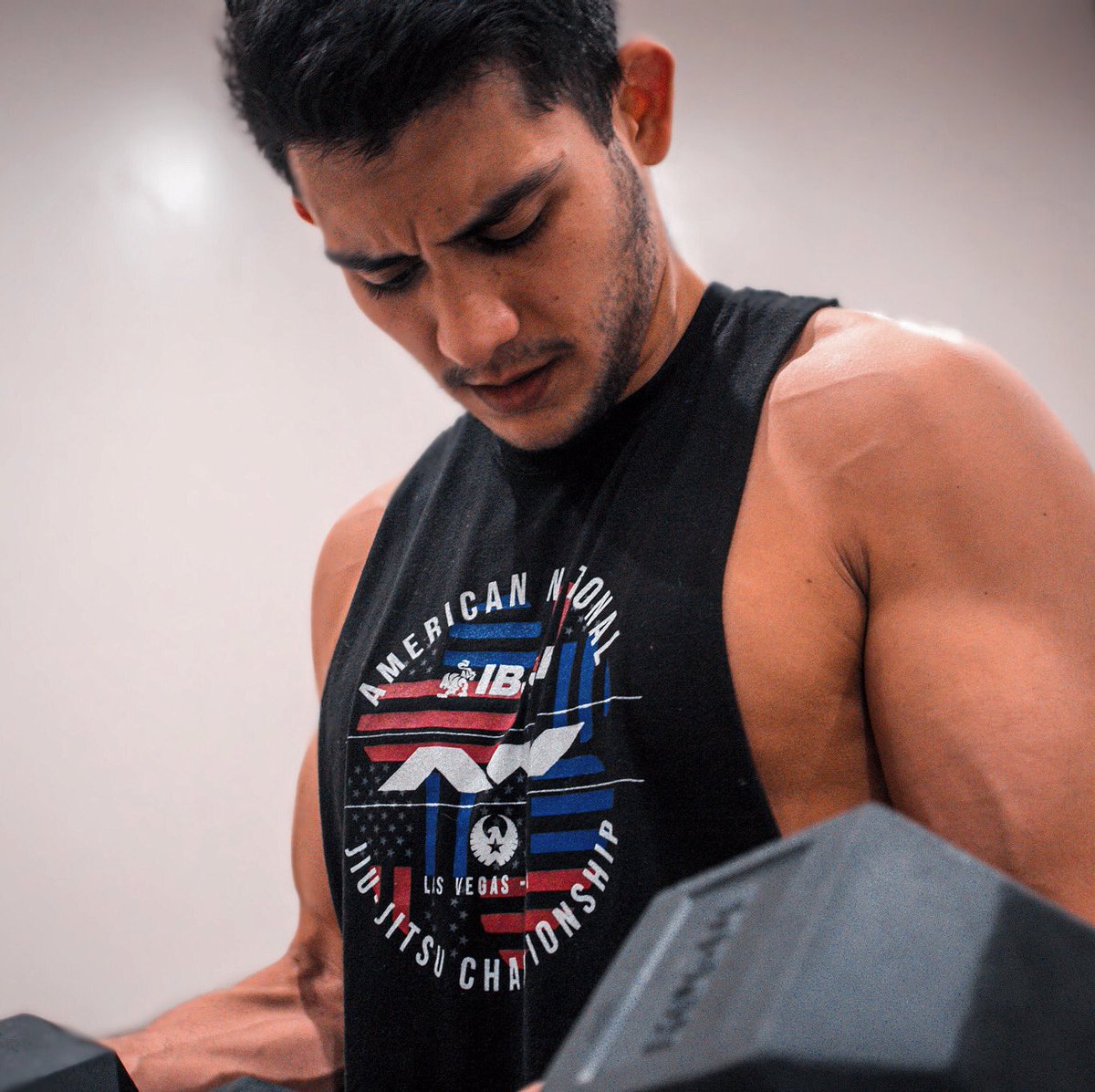 sainzy22's tweet photo. That look when your house has been your gym for the past year
...
#fitness #prisonworkouts #healthiswealth #homegym https://t.co/rnmU5IBfrg