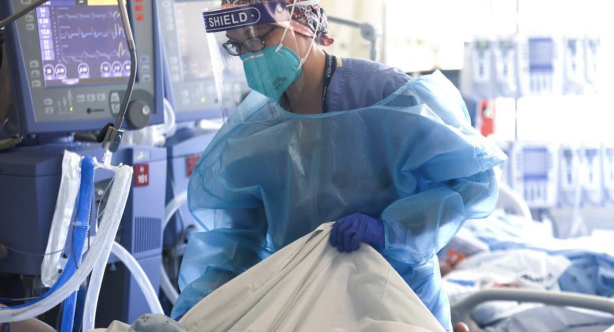 Forbes's tweet photo. Nearly 8 in 10 people who were hospitalized for coronavirus were either overweight or obese, according to the CDC https://t.co/Aph2XUli2B https://t.co/PE24VyWjdA