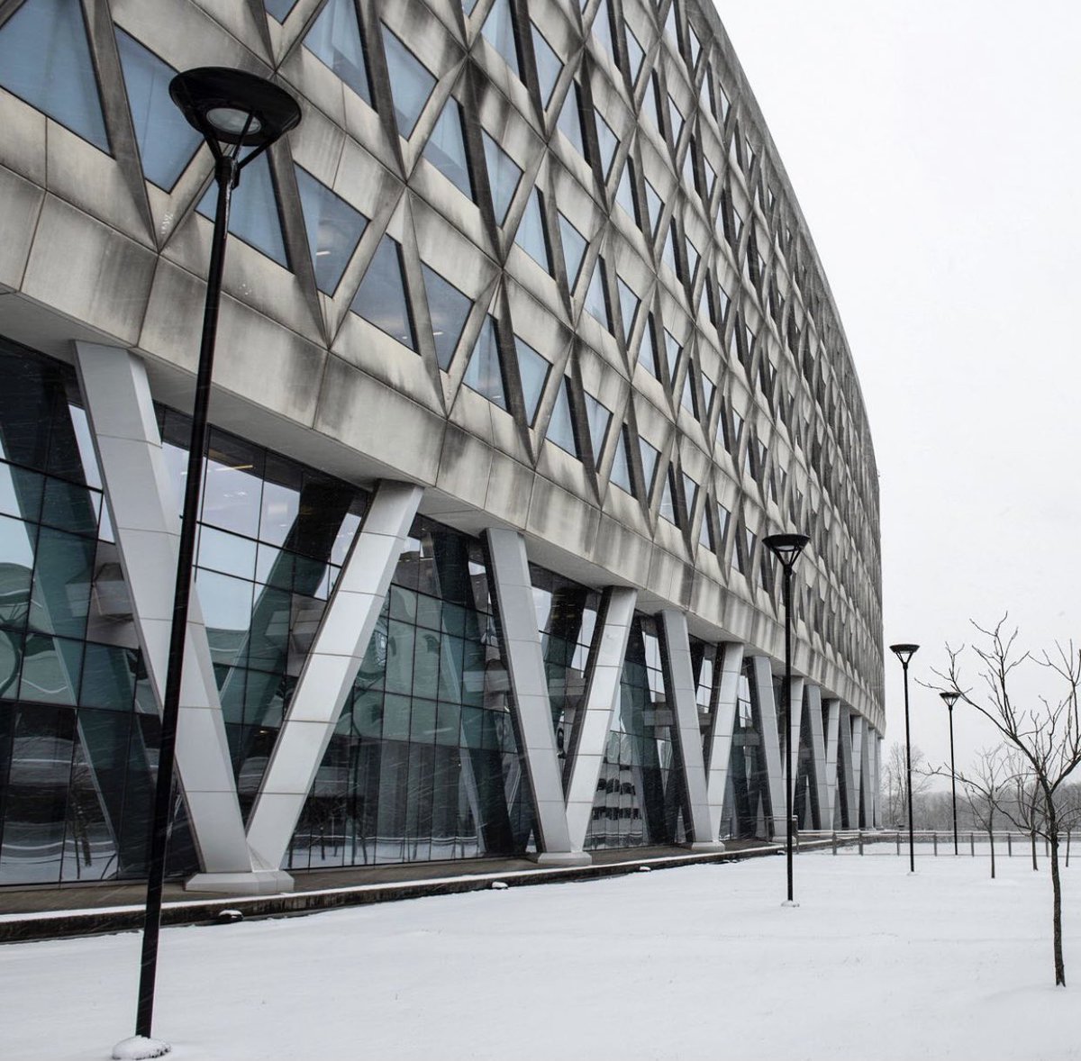 QueenZionsIntel's tweet image. NGA. @NGA_GEOINT #nga #NationalGeospatialIntelligenceAgency 

Noting the architectural similarities between this Building, Ritter Hall at SLU, and Epcot. 

Same architect, maybe?