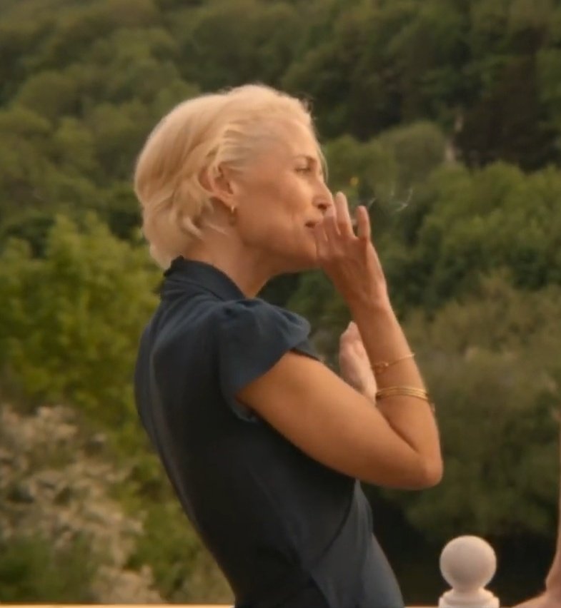 kisssgirls's tweet image. girls don't want otis milburn girls want jean milburn