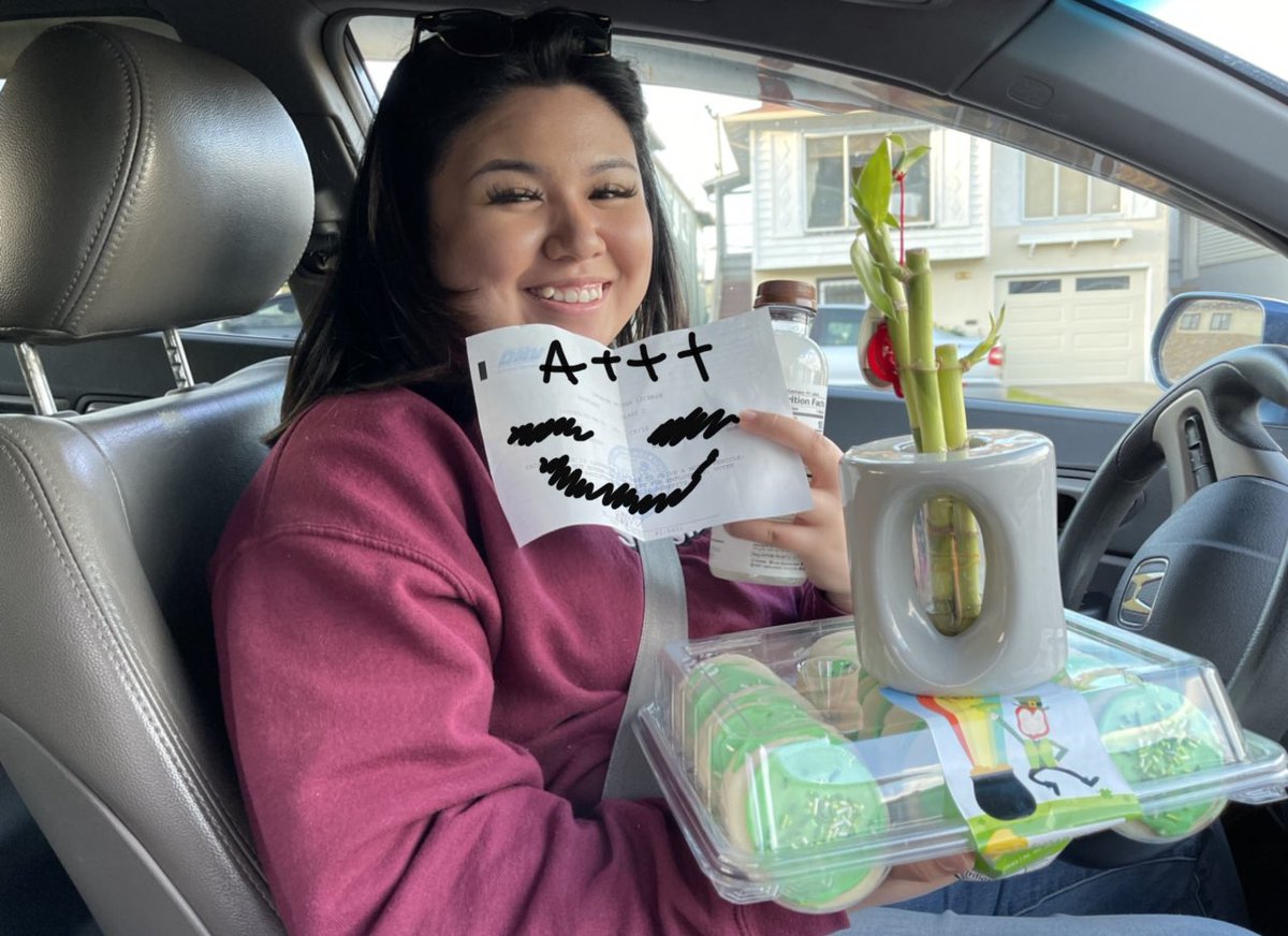 SavorySammyy's tweet photo. Yay 🚙my niece passed! Celebrated with dim yum and good fortune! 🎋 

Let’s never forget, C’s get degrees #WordsOfWisdom #welcometoadulthood @sirliit https://t.co/ry205xqPry