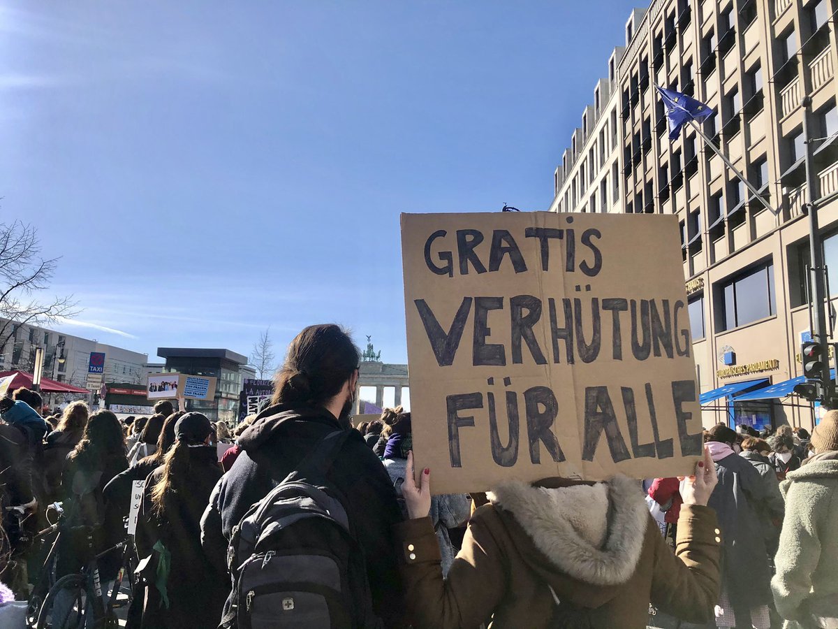 freundeskreisv's tweet photo. Internationaler Frauen*kampftag 8. März 2021 in Berlin, Brandenburger Tor
@8_maerz
#be0803
#FeministischerKampftag
#InternationalWomensDay https://t.co/qFbTiEkJbn
