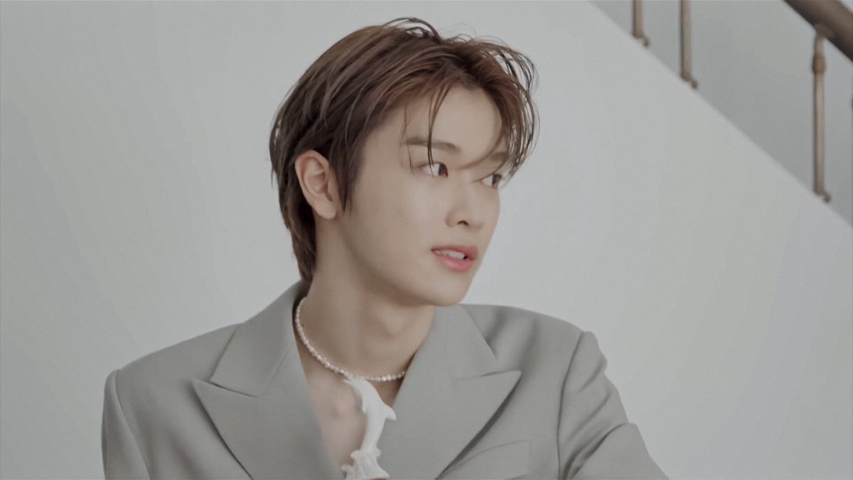 เธรดรูปซองชานจากเบื้องหลัง Allure Korea ค่ะ 📸✨