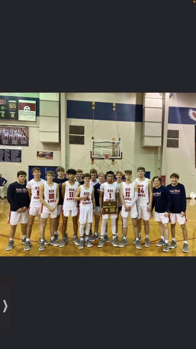 Raekwonn3's tweet photo. Best four years of my life thank you to my teammates and my coaches @cdubbballcoach we accomplished so much these passed two years and there’s nothing to be ashamed of once a Redhawk always a Redhawk y’all gon see me again #1out💕 https://t.co/6riJZShMca
