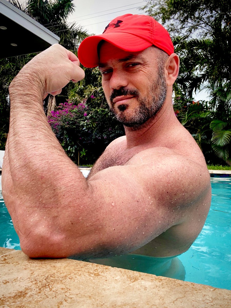 OwenHawkXXX's tweet photo. Florida Daddy 🌴 https://t.co/7iG2aZUEgr