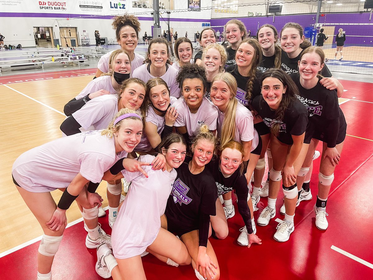 went to work with the squad tonight, these girls are working for something special 💪🏽 #BuiltDifferent