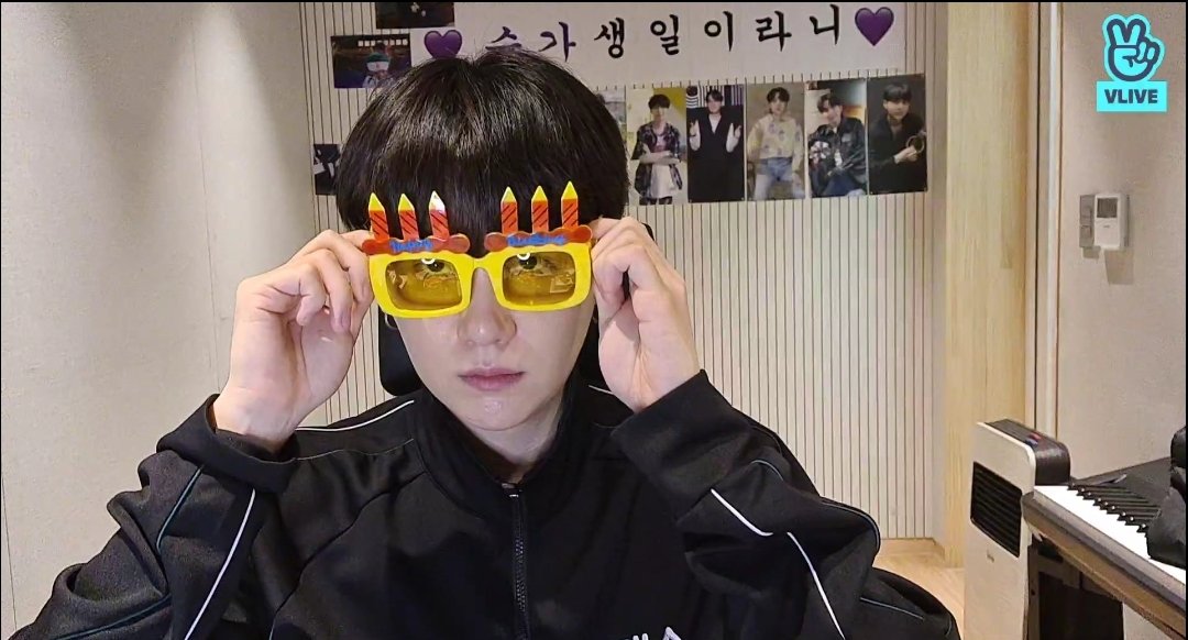 samiiami27's tweet photo. @bts_bighit 💜😂 https://t.co/FKadndNtOm