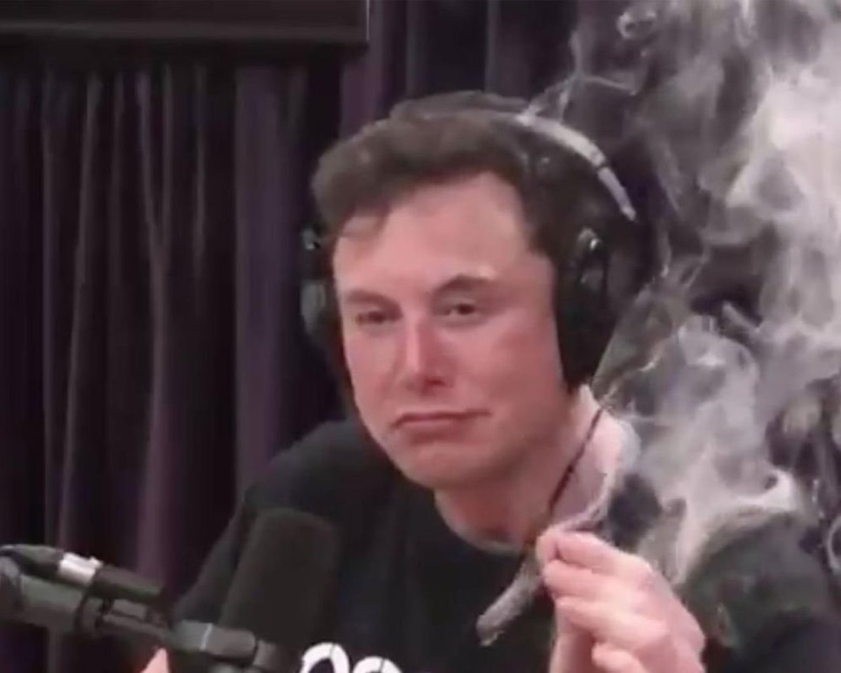 gaming_brood's tweet photo. @philthatremains @Hawk_Smash86 @hasanthehun @elonmusk From the looks of the joint he smoked on Rogans podcast, that is not the rolling work of an engineer. Shit looked like a straight Louisville Slugger stained dark walnut. https://t.co/SiXjI9NsC3