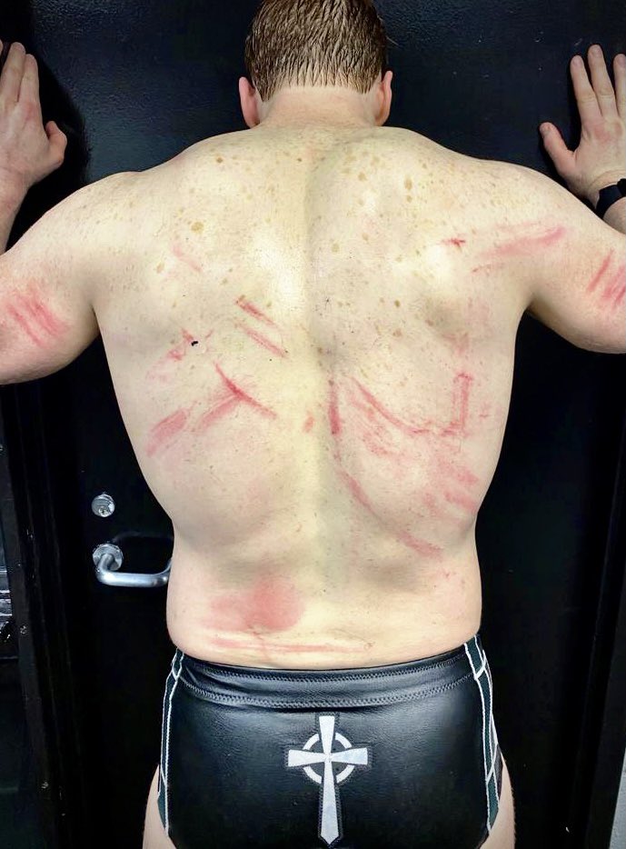 ChandranTheMan's tweet photo. Remember when The Undertaker called the WWE wrestlers soft? #WWERaw https://t.co/BxFwmpWhsO