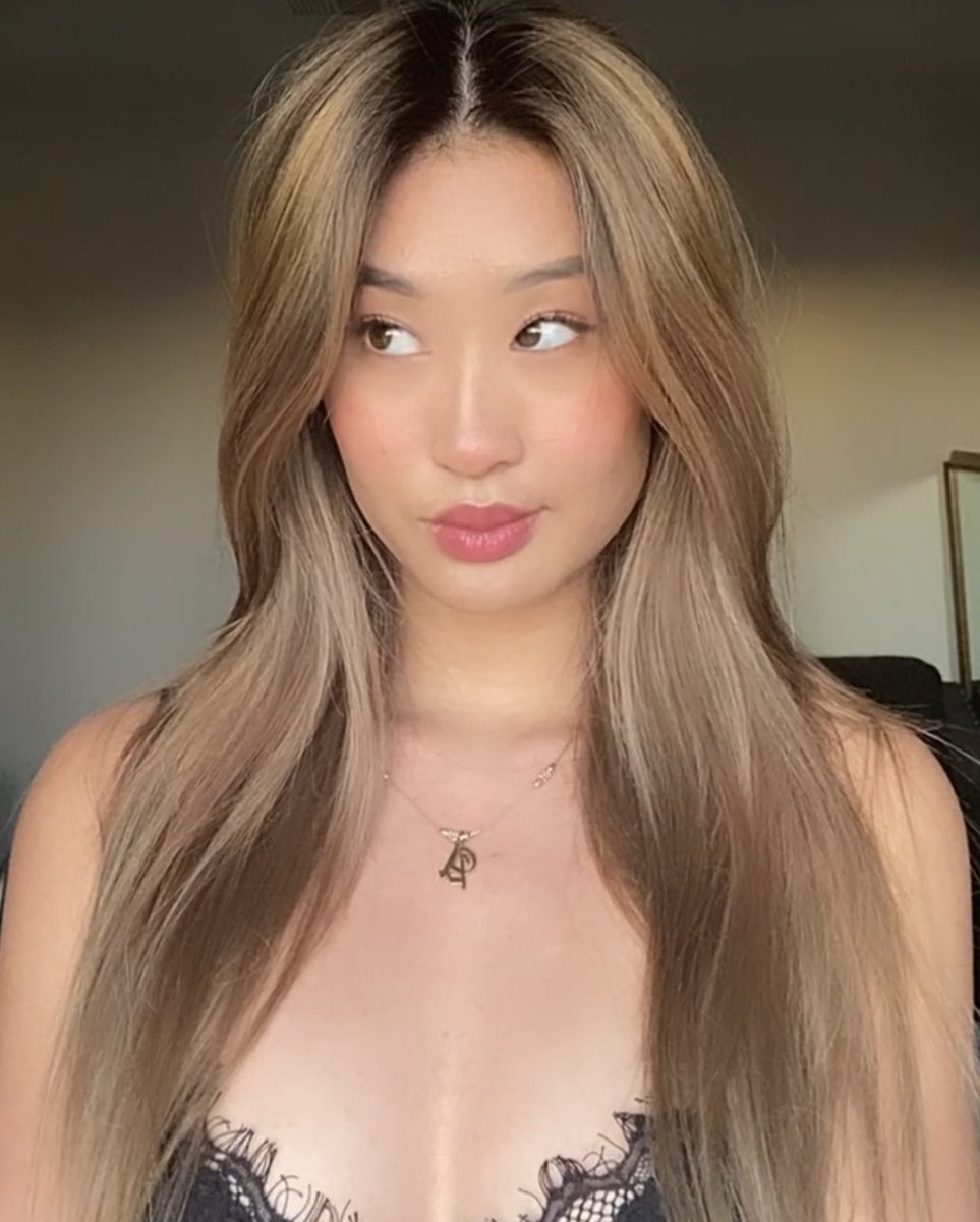 ʕ ̳• · • ̳ʔ
/ づ♡ =͟͟͞͞♡