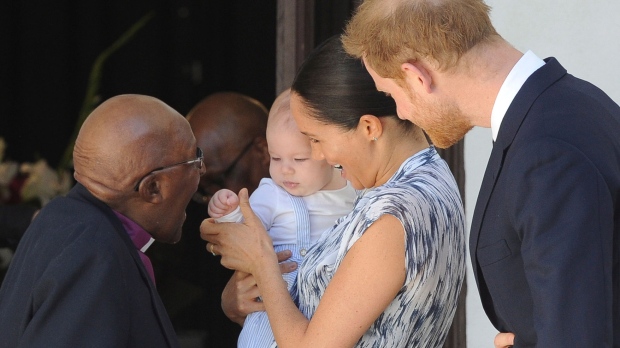 CTVNews's tweet photo. Why does Harry and Meghan's son Archie not have a royal title? https://t.co/Q4KqvgjFaJ https://t.co/NQPSxquubH