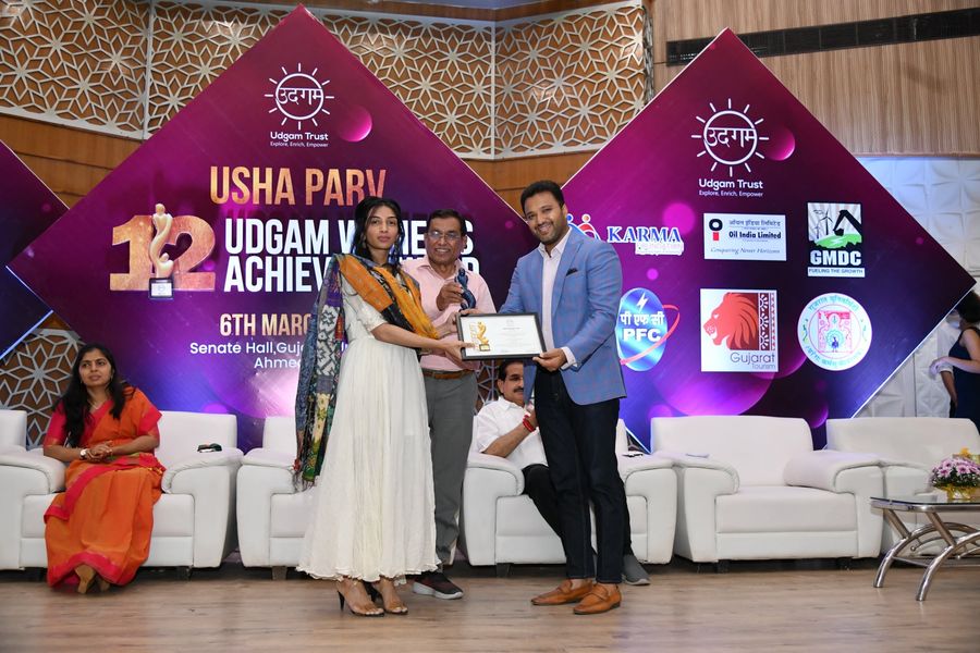 udgamtrust's tweet photo. #12thudgamwomenachieversawards
#Winnerscatalog #makethisgoviral
Category: Young Achiever
Winner: Ms. Aishwarya Jain
#youngentrepreneur #youndachiever #girlpower #iconinmaking #IWD2021 https://t.co/2ku1s557ES