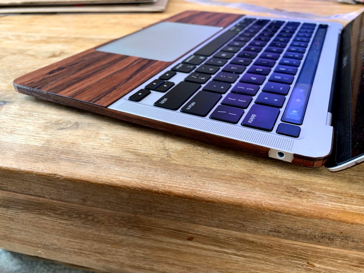 Toastmade's tweet photo. "The wood feels amazing, and is a huge upgrade on the tactile experience of using my laptop. I literally do not want to put it down, it feels so nice." -Jeremy K
#macbookpro #postyourtoast https://t.co/gMPs3Y4syw