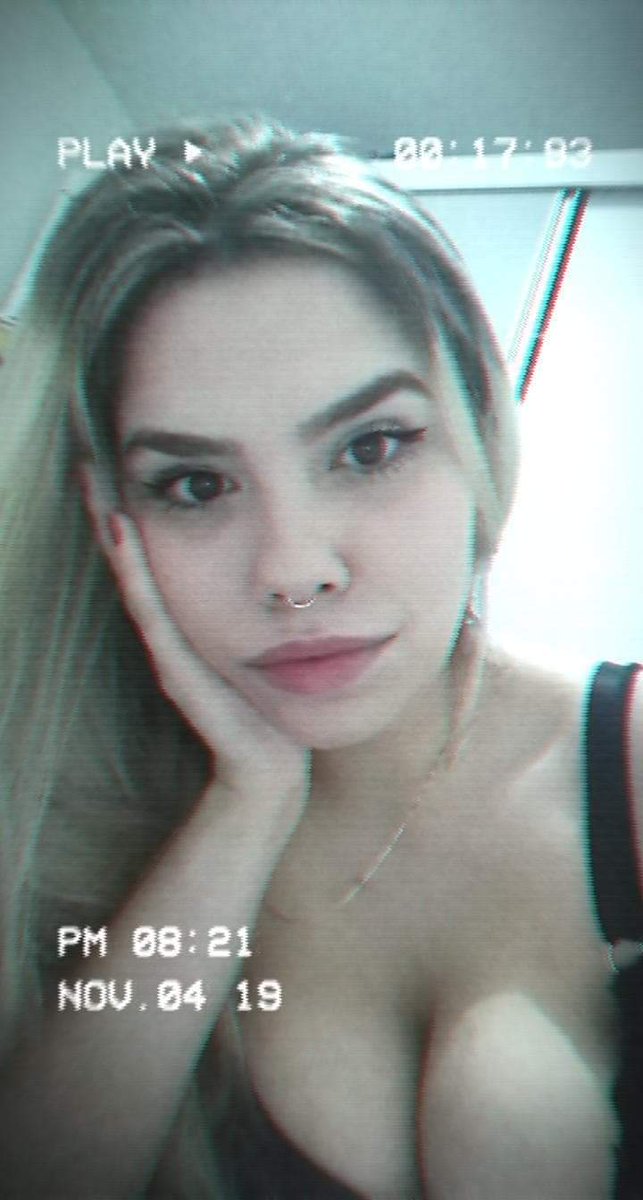 margothquinzel's tweet photo. A carinha dela ///o pezinho dela #podolatria #findom #bdsm #femdom https://t.co/Ol7pfY6vAX