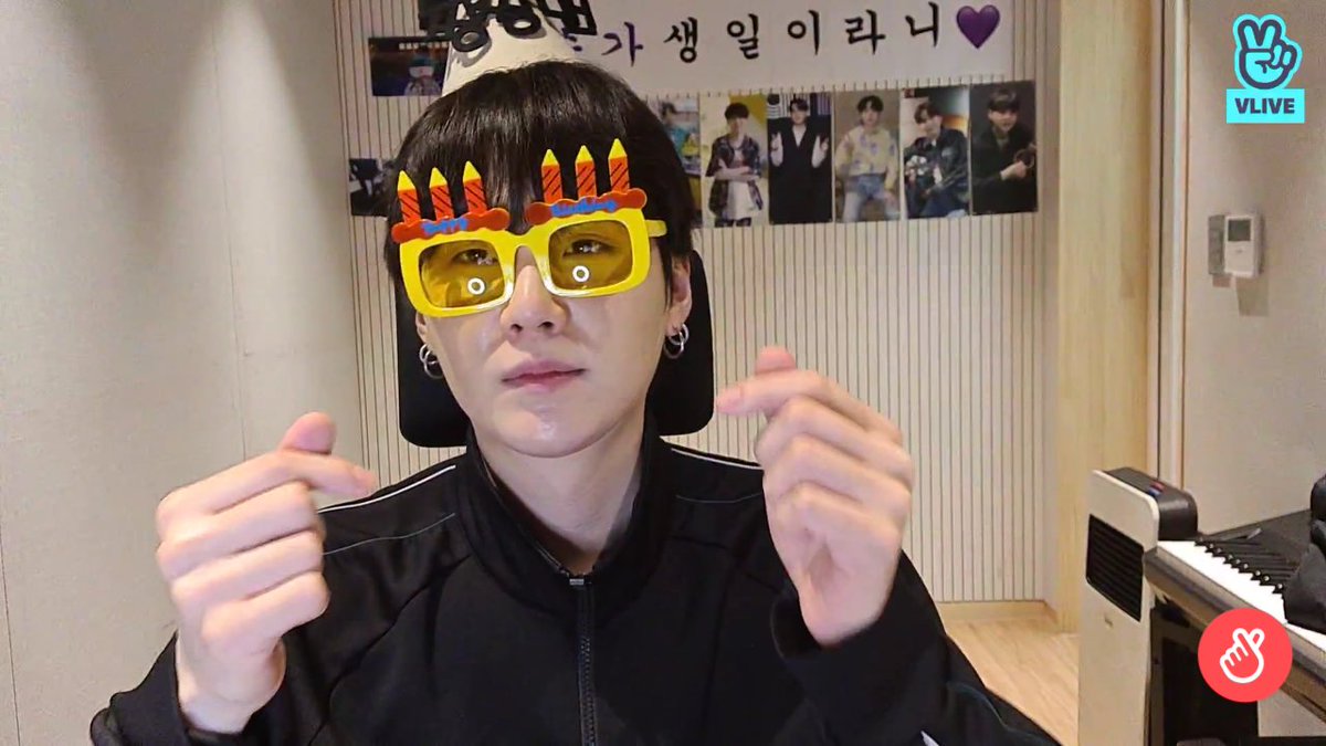 KimRolet's tweet photo. Happy birthday SUGA 😍😍 https://t.co/nCLJz77Gya