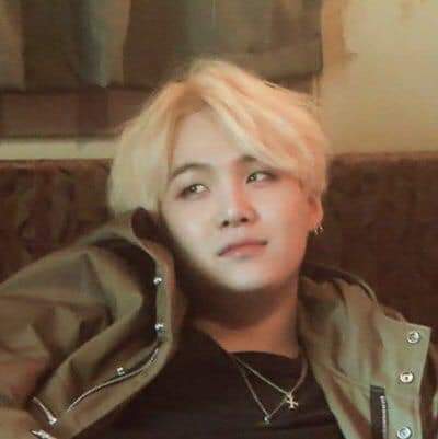 MinMochi0408's tweet photo. Chúc ChuGa của em sinh nhật vui vẻ mãi bình an và hạnh phúc nhé.! 💜💜
#HappyBirthdaySUGA 
#HAPPYSUGADAY https://t.co/W1voNUWdnh