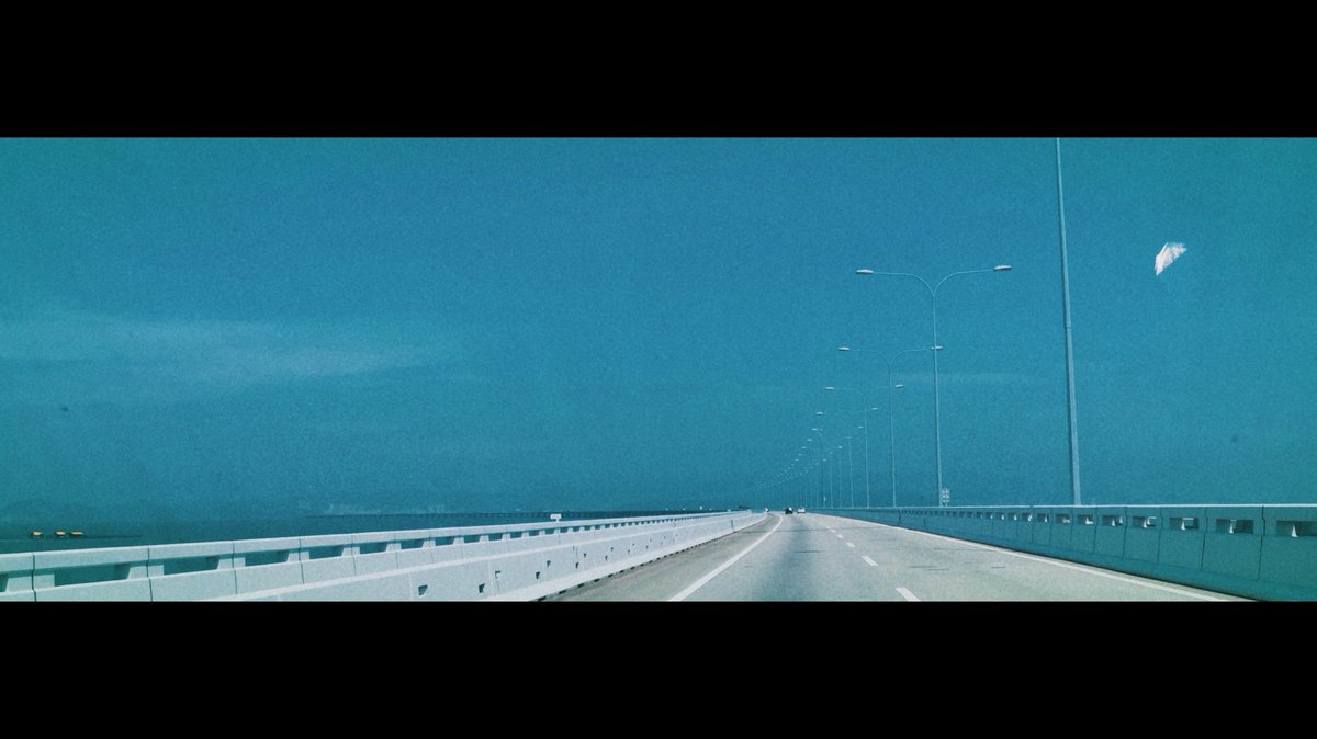 Ooi_YR's tweet image. It's a long way back ~

#penang #malaysia #secondbridge #Sunnyday #blue #bridge