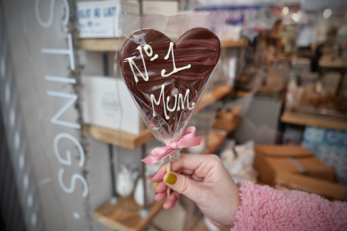 Looking for something sweet this Mother's Day? @ZarasChocolates has you sorted with their No1 Mum #chocolate lollies, hot chocolate hampers and more. Too good to miss out! zaraschocolates.com #bs3 #bristolchocolate