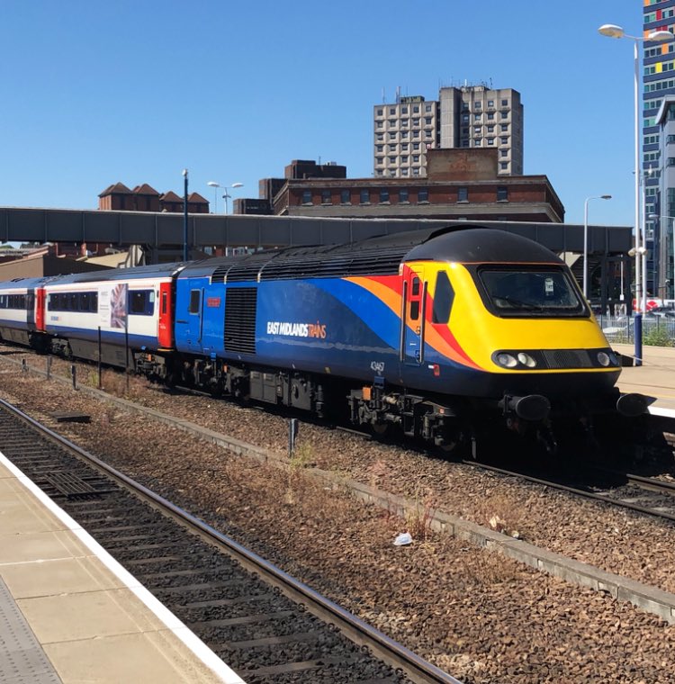 MartynSpencer10's tweet photo. Remembering the Angel HST sets #hstarchives #class43 #bufferhst #intercity125 #eastmidlandstrains #ukrailways #trainsuk #britishrail #highspeedtrain #railway #trains #trainpotting https://t.co/jHVGI2ypdA