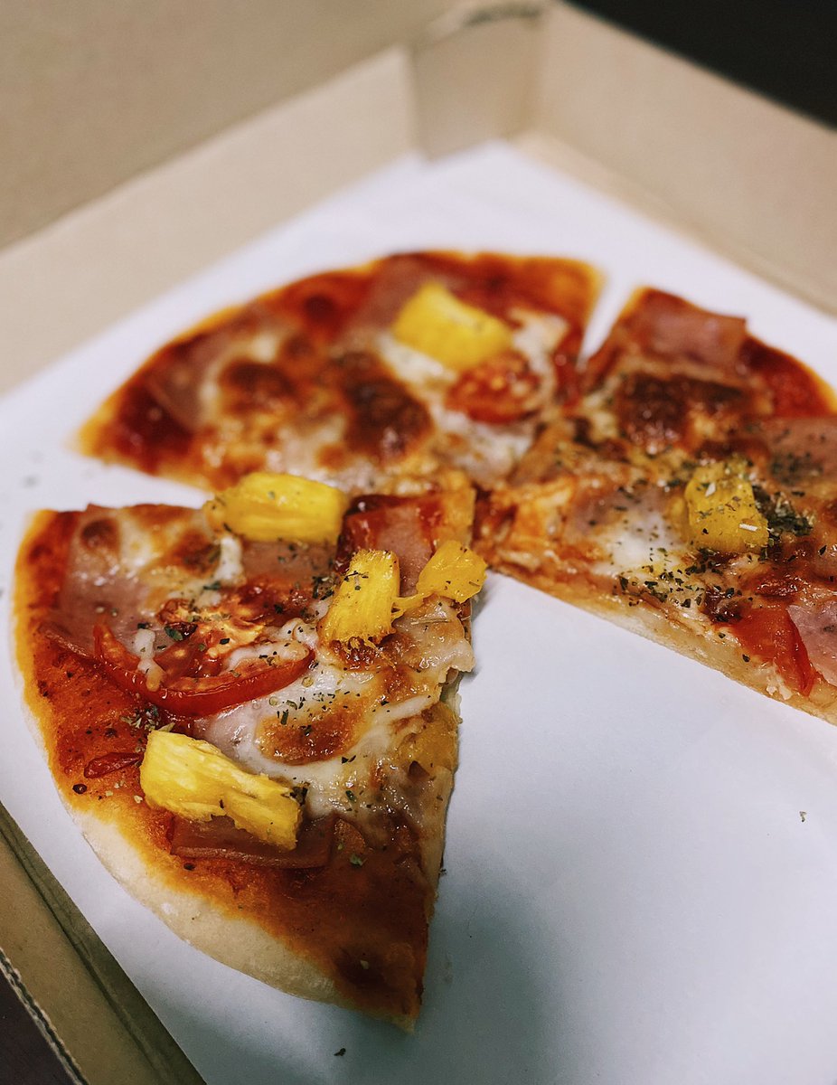 SSanthiti's tweet photo. D’SAND
————
Homemade Pizza 🍕
แป้งบาง นุ่ม อาโหร่อยยยยยยย
มีหน้าเดียวนะฮะ จะเป็นแฮมชีสสับปะรด

ร้านอยู่เส้นไปม.อุบล ฝั่งเดียวกับร้านขายต้นไม้
สั่ง Grab ก็ได้เน้ออออ
#รีวิวอุบล #รีวิวอีสาน https://t.co/CVDv2tZV2J