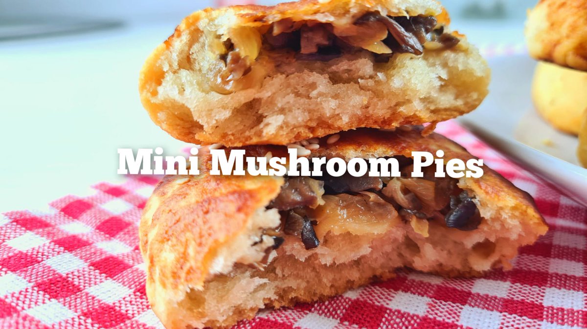 Vegalicious8's tweet photo. Mini Mushroom Pies

#Food #MeatlessMonday #protein
#Veganmeals #meatless #yemek
#veganfood #nodairy #easyrecipes
#veganlife #noegg #tarif #cauliflower #mushroom #sour
#govegan #veganol #kolay #VeganLife #HealthyFood #vegalicious

https://t.co/CikbndxU78 https://t.co/qgbrAa0EPe