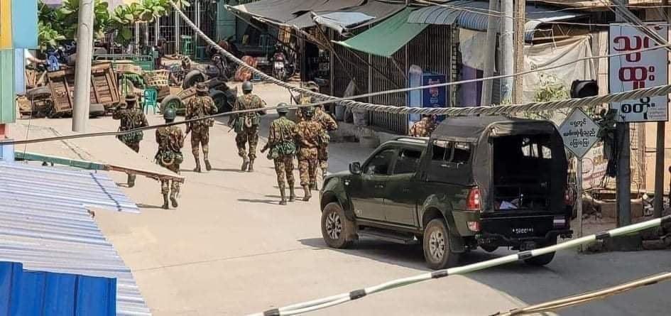 tw // wound

In Kyaukpadaung, Thiri Mingalar ward, at least three people were injured after terrorists violently cracked down on peaceful protestors this morning. 

#WhatsHappeningInMyanmar  #Mar9Coup #OpCCP