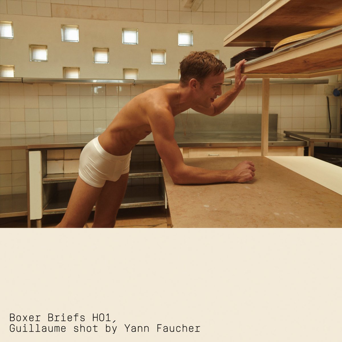 Timeless basics~
HOM FW20 - Photography : Yann Faucher Model : Guillaume Babouin Creative Direction : Atelier Franck Durand⁣⁣⁣⁣⁣⁣⁣⁣⁣⁣⁣⁣⁣⁣⁣⁣⁣⁣
swll.to/YCAnS