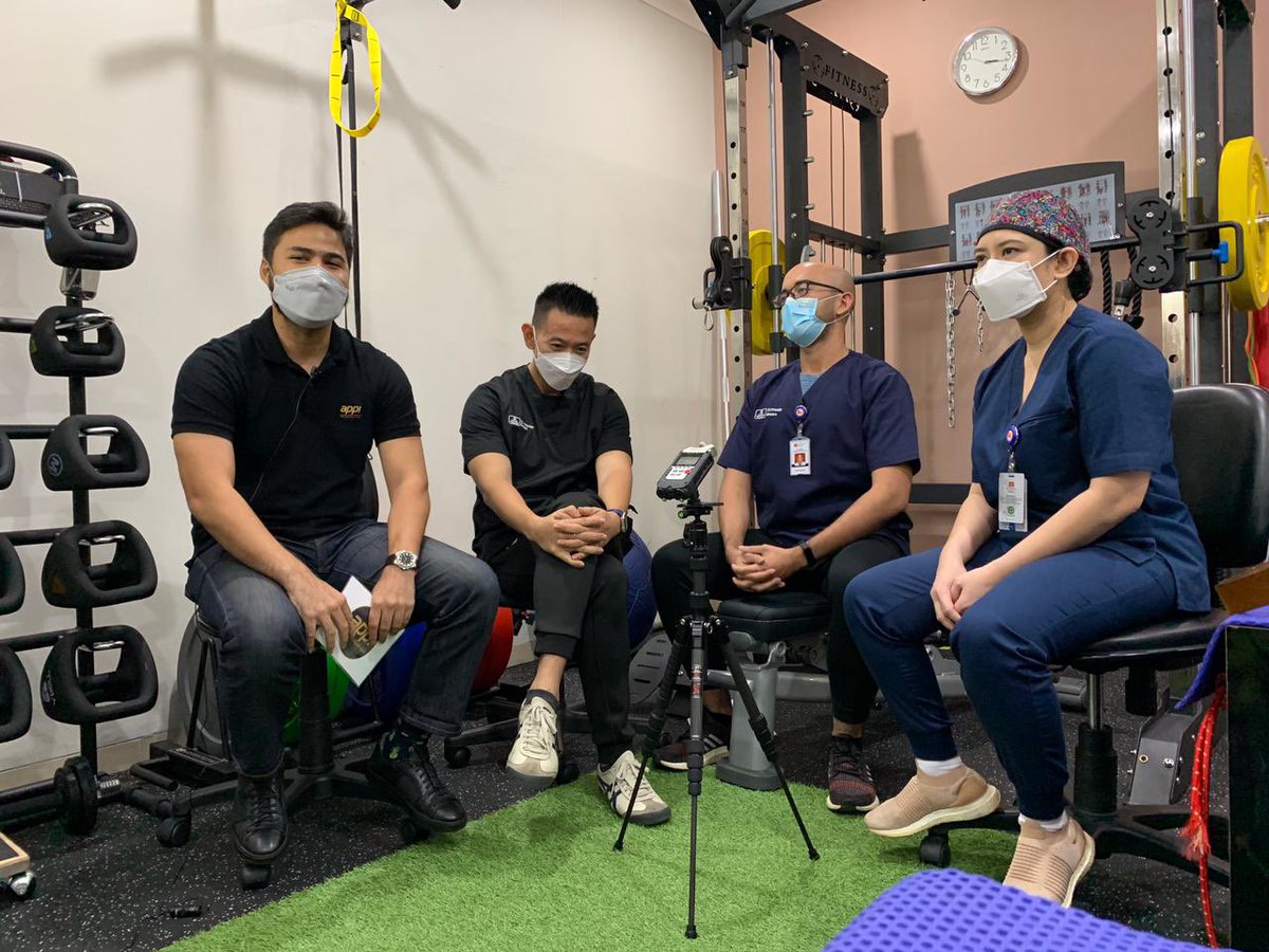 Nyamper dokter dokter..buat bahas prokes bal balan.. nanya langsung ama yang pada ngarti.. biar gak fun football mulu lah pada! #ayomainlagi #taatprokes