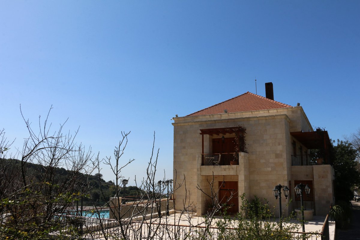 onefineart's tweet photo. A Beautiful Villa in Gharzouz... a beautiful village of Jbeil Byblos district... } https://t.co/BQIWMwsypk { #lebanon #gharzouz #villa #largehome #palace #mylebanon #discoverlebanon #livelebanon #village #lebanonvillage #jbeil #byblos https://t.co/OIJRT0x2Et