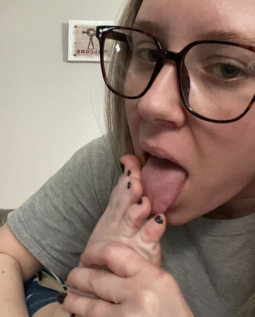 mrzmiller18's tweet photo. #footworshi̇p #footworshipping #AdultWork #girl #bottomoffoot #cleanfeet #dirtyfeet #feet #feetoftwitter #feetworship #findom #FinDom #findomgirl #findomgoddess #footfetish #footgirl #footgoddess #footsies #footlicking #toes #twittertoes #toelicking #girlsfeet https://t.co/y8OJALhvqd