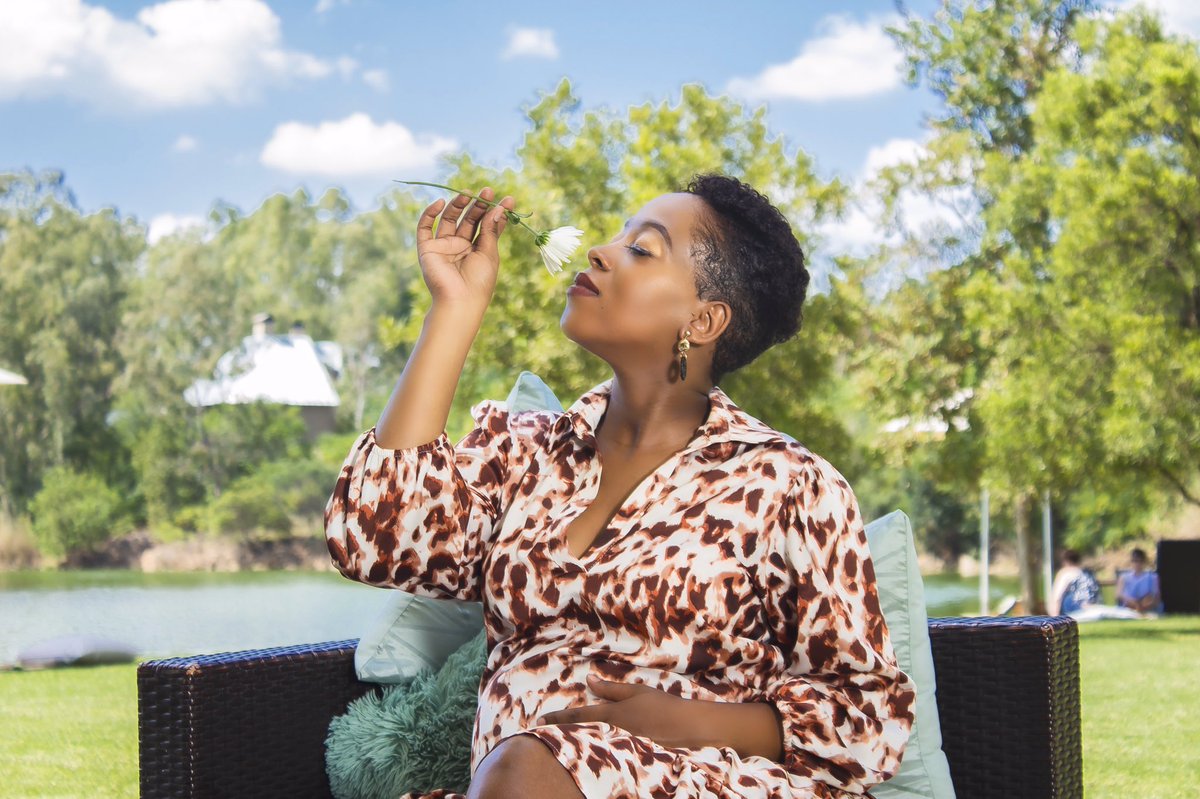 WhoAreWeSA's tweet photo. Memories are meant to be shared 📸 Helping you remember since 2013 ™️
.
.
Photographer - @vegatheartist 
.
.
#outdoorphotography #filmphotography #photography #pregnancyphotoshoot #whoarewestudios #intimatephotography #pregnancyannouncement #memories #helpingyouremember https://t.co/njfZPImF2u