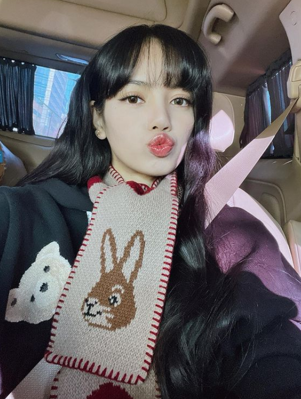 aezlyy_b114's tweet photo. Lisa's selfie was better than the shots of Kim Hee Jun!

NO KIM HEE JUN
NO MAENG
NO YG TEAM

YG TREAT LISA FAIRLY
#YGBeProfessional https://t.co/zxWsp89fZM