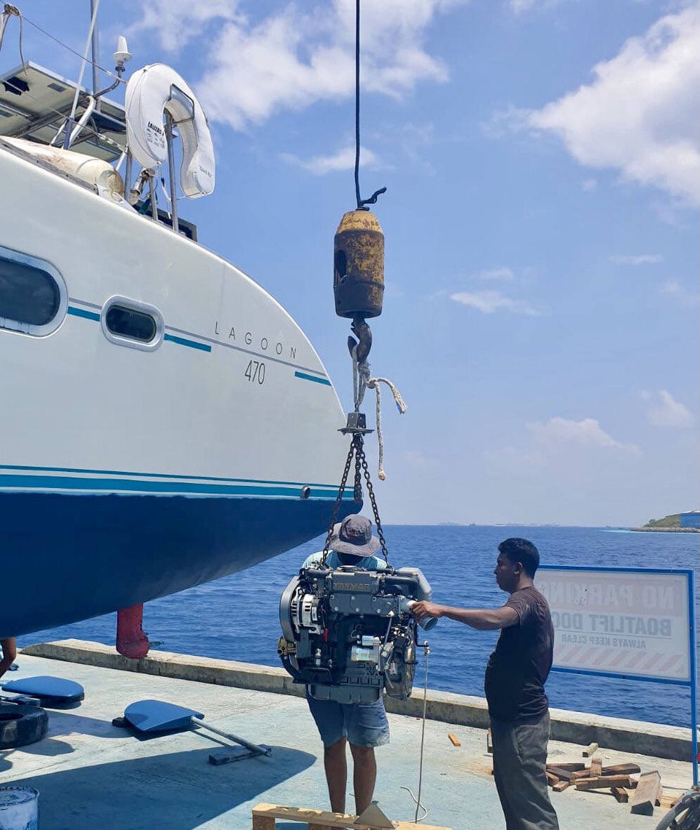 MTCCkashavaru's tweet photo. Delivered a new Yanmar 3JH5CE (40HP) engine to a visiting international catamaran, to replace the old 3JH5E installed on the sail boat ‘Lagoon 470’. This marine propulsion is specifically designed for sailing and small craft applications.

#mtcckashavaru #mtccplc #yanmarasia https://t.co/ncq3WLdJJl