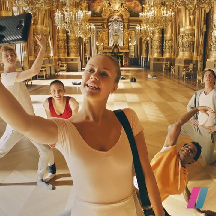 AyebareSolomon1's tweet image. .@ShowmaxOnline is affordable; has TV shows; has series; has movies; shows live events (sports &amp;amp; news).
Can be accessed on phones, TVs, desktops, laptops, tablets &amp;amp; iPads. 
With an offer such as the #ThreeInOne, it becomes so hard not to max #Showmax 
#JoinThatShowmaxLife today😉